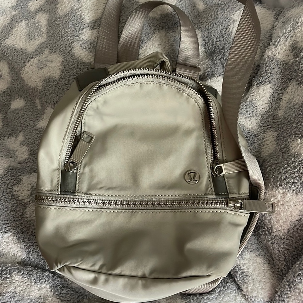 Lululemon athletica crossbody/backpack
